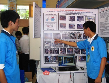 Học sinh phía Nam tranh tài tại cuộc thi khoa học kỹ thuật - 1 Học sinh khu vực phía Nam tham gia cuộc thi khoa học kỹ thuật cấp quốc gia năm học 2012 - 2013