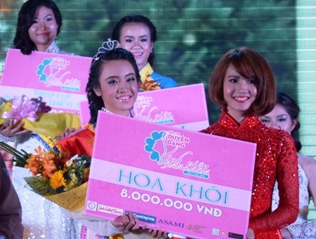 Nữ sinh Luật đăng quang Hoa khôi ĐH Quốc gia TPHCM - 1 Sinh viên Luật đăng quang Hoa khôi ĐH Quốc gia TPHCM