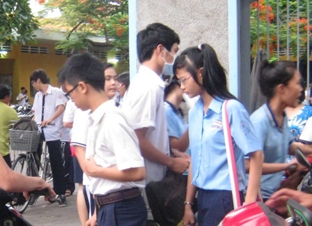Học trò tại TP.HCM “chạy sô” ôn thi vào lớp 10