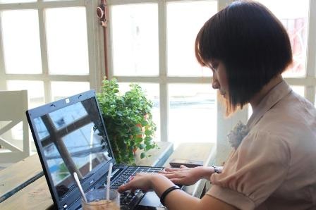 Mở cửa vào đời với… 1 ngón tay - 1 Trần Trà My - tác giả của 3 tập truyện ngắn.