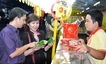 Doanh nghiệp lạc quan với mùa trung thu 2013 - 2 Bánh trung thu Xanh được người tiêu dùng ưa chuộng trong mùa Vu Lan.