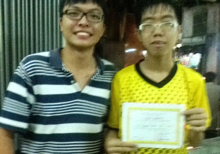 Nguyễn Hùng Lâm (trái) và cậu em đặc biệt Nguyễn Thành Tâm.