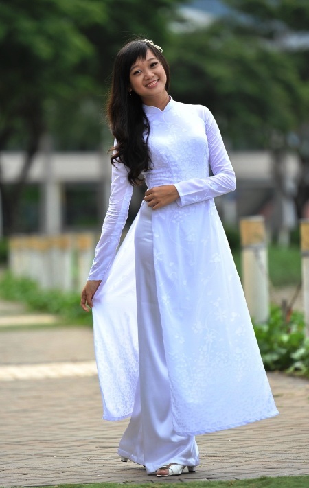 Trần Ngọc Phương Trinh, học sinh trường THPT Bùi Thị Xuân, TP.HCM.