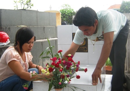 Nấm mồ tạm của cháu bé 4 tuổi đã trở nên ấm cúng - 2 93.890.000