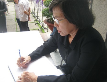 Nhiều người chưa từng là học thầy xin cúi đầu trước nhân cách, tài năng của thầy. 