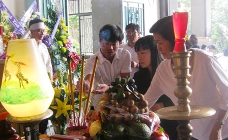 Nhiều người chưa từng là học thầy xin cúi đầu trước nhân cách, tài năng của thầy. 