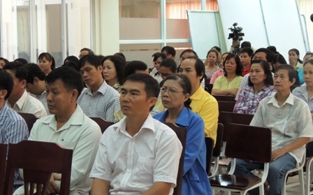 Bà giáo 83 tuổi lập lớp học cho phụ huynh