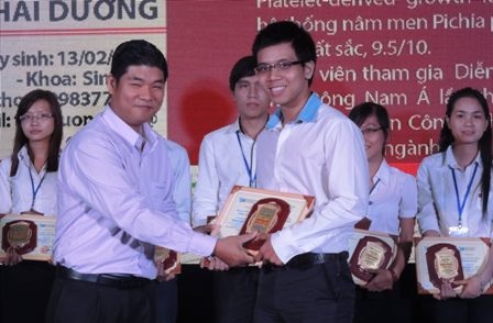 200 sinh viên thuộc ĐH Quốc gia được tuyên dương Sinh viên 5 tốt. 