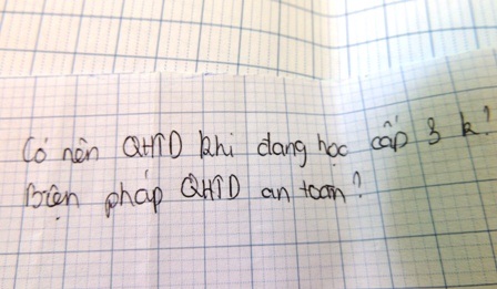 Học trò hỏi “sốc” về.... chuyện người lớn