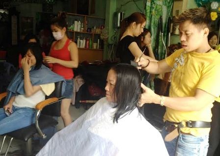 Trả giá dịch vụ cao ngất ngưởng nhưng chị em chỉ được chăm chút một cách vội vàng, sơ sài. 