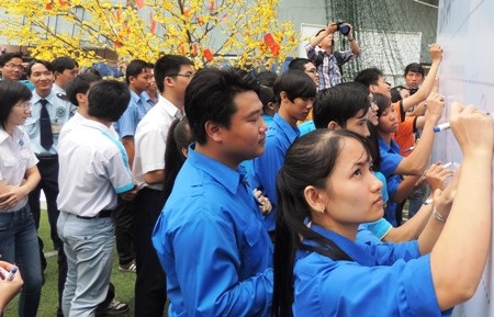 SV TPHCM cam kết làm việc nhà giúp mẹ vào dịp Tết.