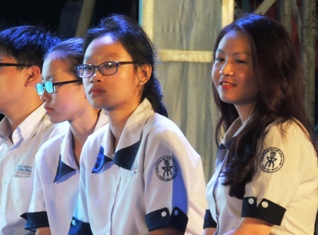 Nhóm nữ sinh Trường THPT chuyên Trần Đại Nghĩa, TPHCM chuẩn bị s