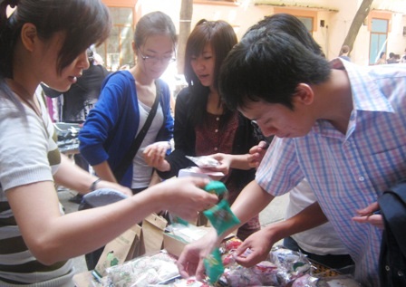 Kén việc, cử nhân tự loại mình - 2 Kén việc, cử nhân tự loại mình