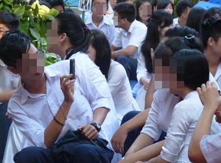 “Khóc” cho những lễ tri ân sáo rỗng, vô cảm - 1 “Khóc” cho những lễ tri ân sáo rỗng, vô cảm