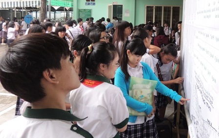 Phải thi đỗ là một áp lực rất lớn mà học trò phải đối diện.