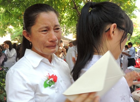 Phụ huynh cùng con có những giây phút vỡ òa trong lễ tri ân