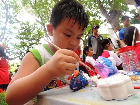 Các hoạt động vui chơi bổ ích giúp các em giải tỏa căng thẳng sau thời gian dài lo gánh nặng bài vở