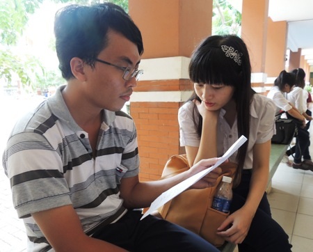 Cảm phục nghị lực của cô gái khiếm thị thi đại học - 5 Cảm phục nghị lực của cô gái khiếm thị thi Đại học