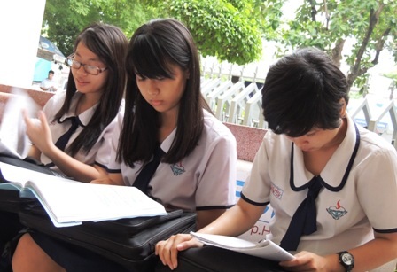 “Lèo tèo” thí sinh thi môn Sử