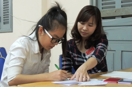 Nhiều thí sinh phải lăn dấu vân tay… nhận diện