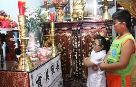Nỗi đau của gia đình tài xế “chọn cái chết để hành khách được sống” - 3 Hai đứa trẻ không dám tin từ nay đã mất cha