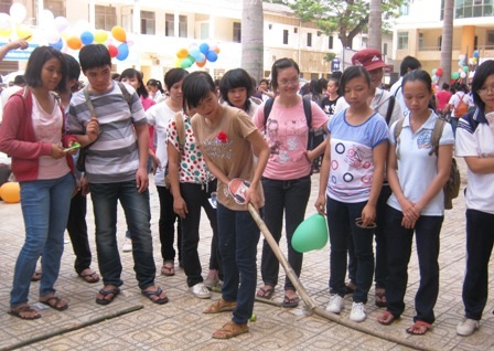 TPHCM luẩn quẩn với bài toán thiếu giáo viên - 2 Nguồn đào tạo giáo viên mầm non, tiểu học ở TPHCM có xu hướng bị thu hẹp.
