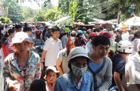 Vã mồ hôi lên chùa dự lễ Vu Lan