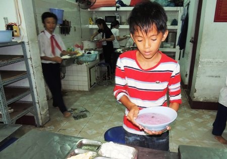 Câu chuyện giáo dục tại lớp học “con nhà nghèo” - 1 Câu chuyện giáo dục tại lớp học “con nhà nghèo”