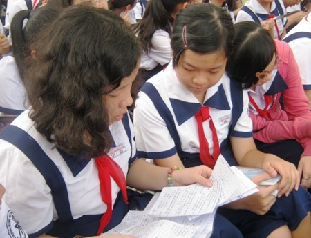 Thi tuyển vào lớp 10 TPHCM: Giữ nguyên cách thức thi - 1 Tuyển sinh lớp 10 tại TPHCM: Bỏ xét tuyển, giữ nguyên cách thi