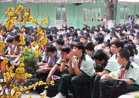 Một số em còn uể oải khi đến trường sau Tết. 