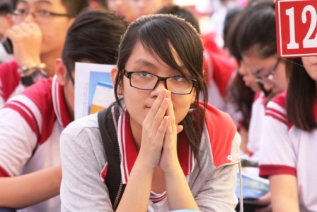 Tư vấn mùa thi cho học sinh lớp 12 - 1 Chương trình tư vấn mùa thi đến với hàng ngàn học sinh Trường THPT Trưng Vương, Q.1, TPHCM