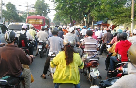 Xe đạp công cộng: Dễ gặp nguy vì “lạc tông” giao thông? - 2 Xe đạp công cộng: Dễ gặp nguy vì “lạc tông” giao thông?
