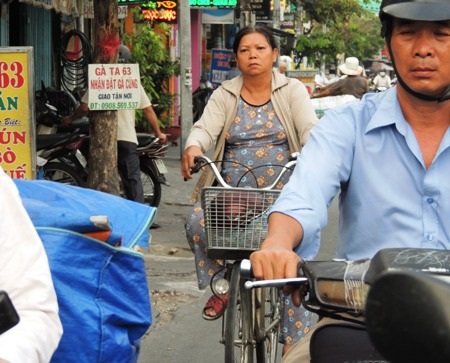 Xe đạp công cộng: Dễ gặp nguy vì “lạc tông” giao thông? - 1 Xe đạp công cộng: Dễ gặp nguy vì “lạc tông” giao thông?