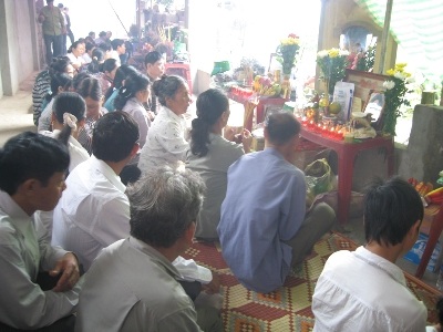 Băn khoăn dùng ngoại cảm tìm mộ - 1 Băn khoăn dùng ngoại cảm tìm mộ - 1