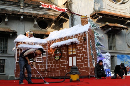 Chùm ảnh: Hà Nội sẵn sàng cho đêm Giáng sinh - 15