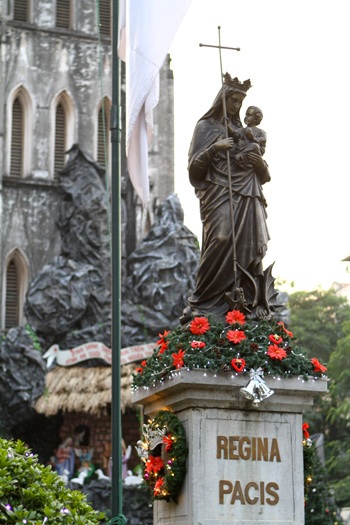 Chùm ảnh: Hà Nội sẵn sàng cho đêm Giáng sinh - 11