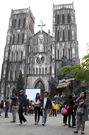 Chùm ảnh: Hà Nội sẵn sàng cho đêm Giáng sinh - 14