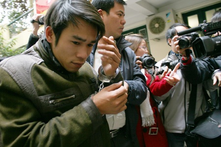 Nghi phạm sát hại chủ tiệm vàng Vững Bắc ra đầu thú - 3