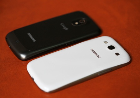 Galaxy S III so dáng với Galaxy Nexus tại Việt Nam