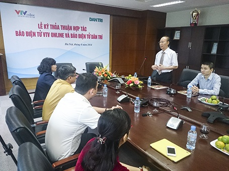 Báo điện tử Dân trí và VTV Online thỏa thuận hợp tác toàn diện - 3 TBT báo điện tử Dân trí, ông Phạm Huy Hoàn đánh giá cao sự hợp tác giữa hai bên.