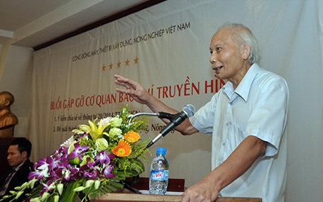 Nhiều máy móc cũ đã sử dụng 3 năm sẽ không còn cơ hội vào Việt Nam - 2 GS, TSKH Nguyễn Mại phát biểu tại buổi tọa đàm