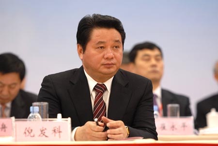 Cựu quan chức Trung Quốc ra tòa vì nhận hối lộ ngọc bích "khủng" - 1 Ông Ni Fake khi còn đang đương chức