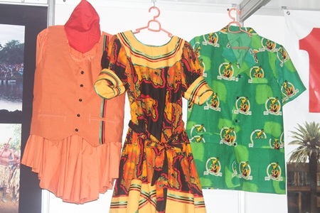 Trang phục của Zambia cũng được trung bày tại sảnh chính Trung tâm Hội nghị Quốc gia.