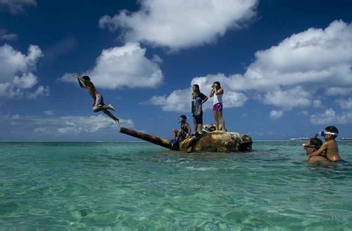 Chiếc thuyền gỗ bị đắm trên hải cảng Big Tub, Canada