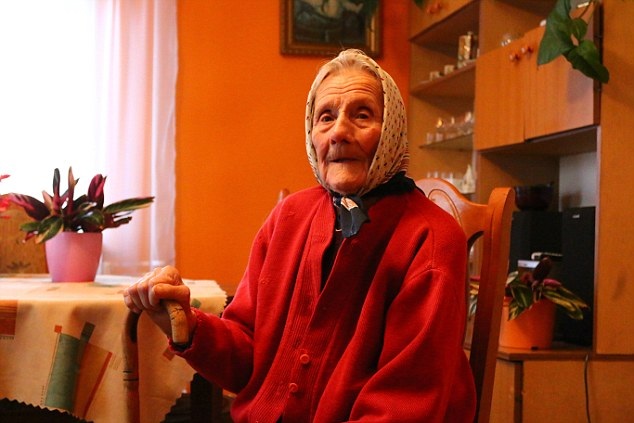 Cụ bà 91 tuổi sống lại sau 11 giờ trong nhà xác - 1 Janina Kolkiewicz đã sống lại trong nhà xác