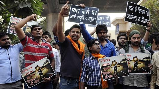 Một cuộc biểu tình đòi quyền tự do được hôn tại Ấn Độ vào tháng 11 vừa qua