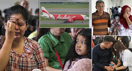 Việt Nam sẵn sàng hỗ trợ tìm kiếm máy bay Airasia mất tích - 1 Thân nhân các hành khách đang mòn mỏi chờ đợi thông tin về chuyến bay xấu số