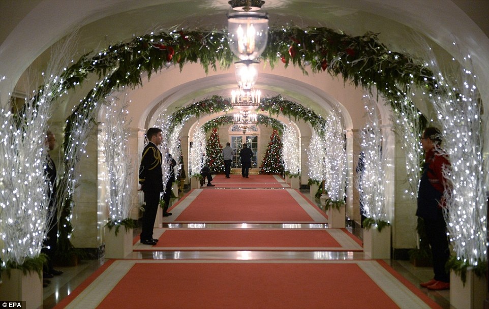 Nhà Trắng lung linh chào đón Giáng Sinh.