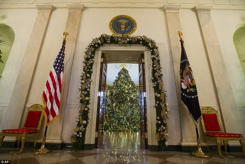 Nhà Trắng trang hoàng đón Giáng Sinh.