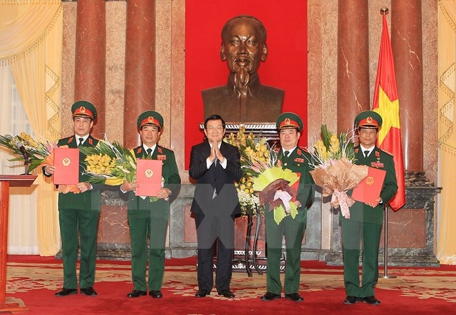 Chủ tịch nước trao quyết định phong hàm bốn Thượng tướng - 1 Chủ tịch nước trao quyết định phong hàm bốn Thượng tướng